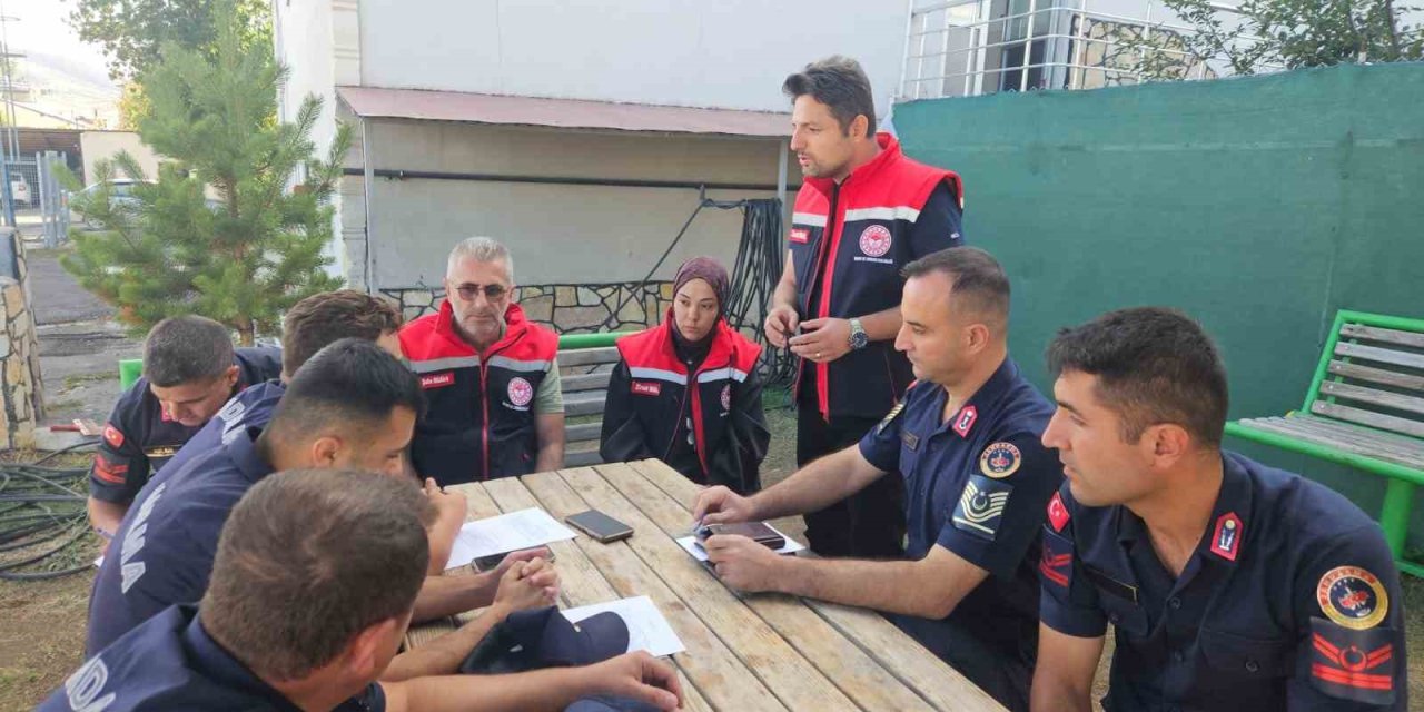 Bayburt’ta Jandarma Personeline ‘Mera Kanunu’ Bilgilendirmesi