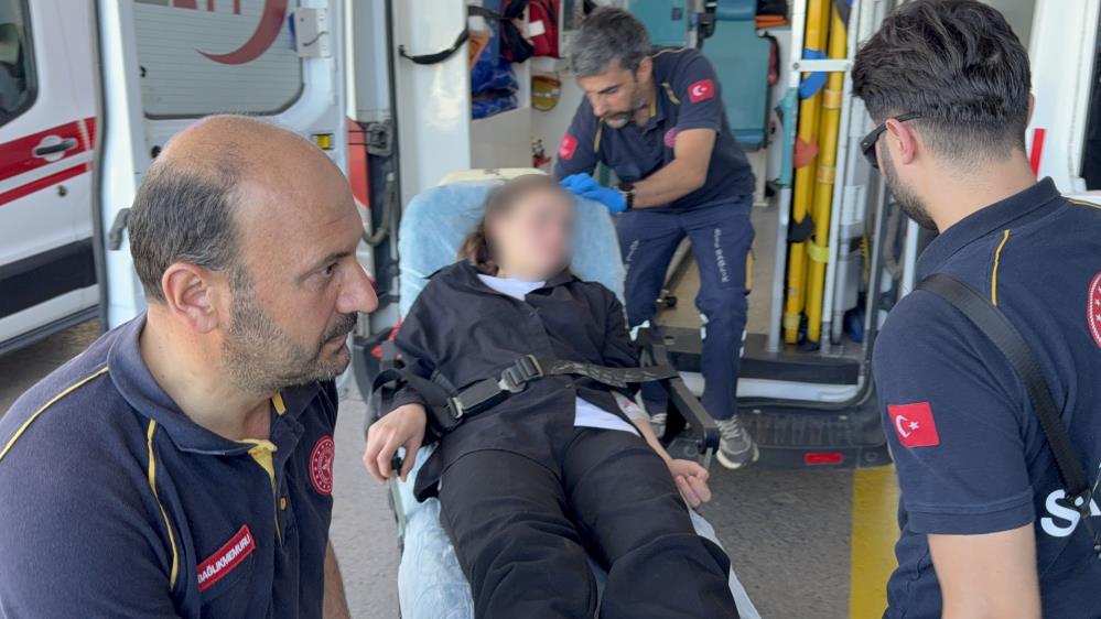 Öğrenci servisine silahlı saldırı: 1'i öğrenci 2 yaralı