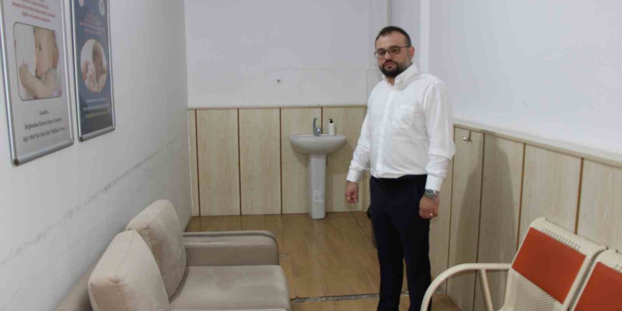 Bebek emzirme odasını eleştiren anneye başhekimden teşekkür