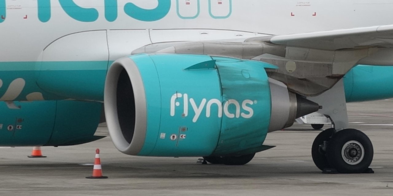 Motoru Arızalanınca 2 Kez Acil İniş Yapan Uçak İçin Teknik Ekip Bekleniyor