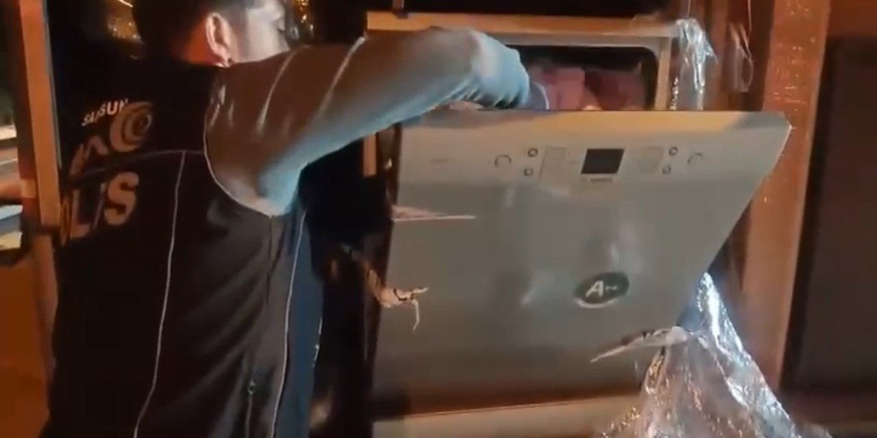 Bulaşık makinesine gizlenen 53 bin adet uyuşturcu hapı narkotik köpeği buldu