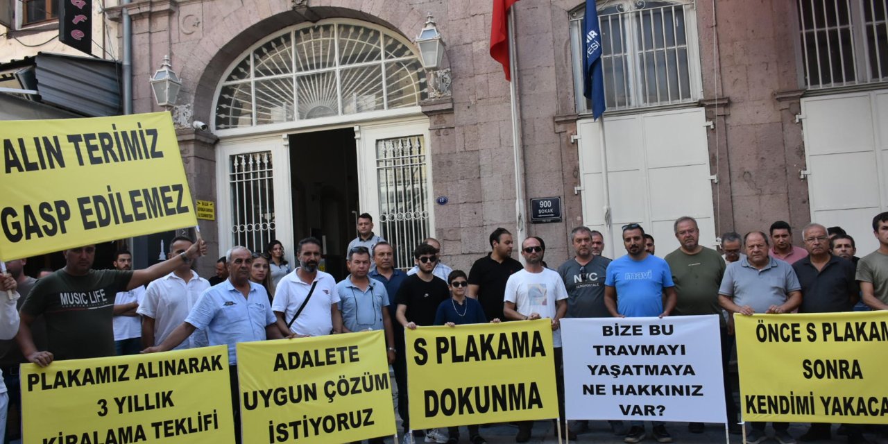 İzmir'de 'S Plaka' Sahiplerinden Eylem
