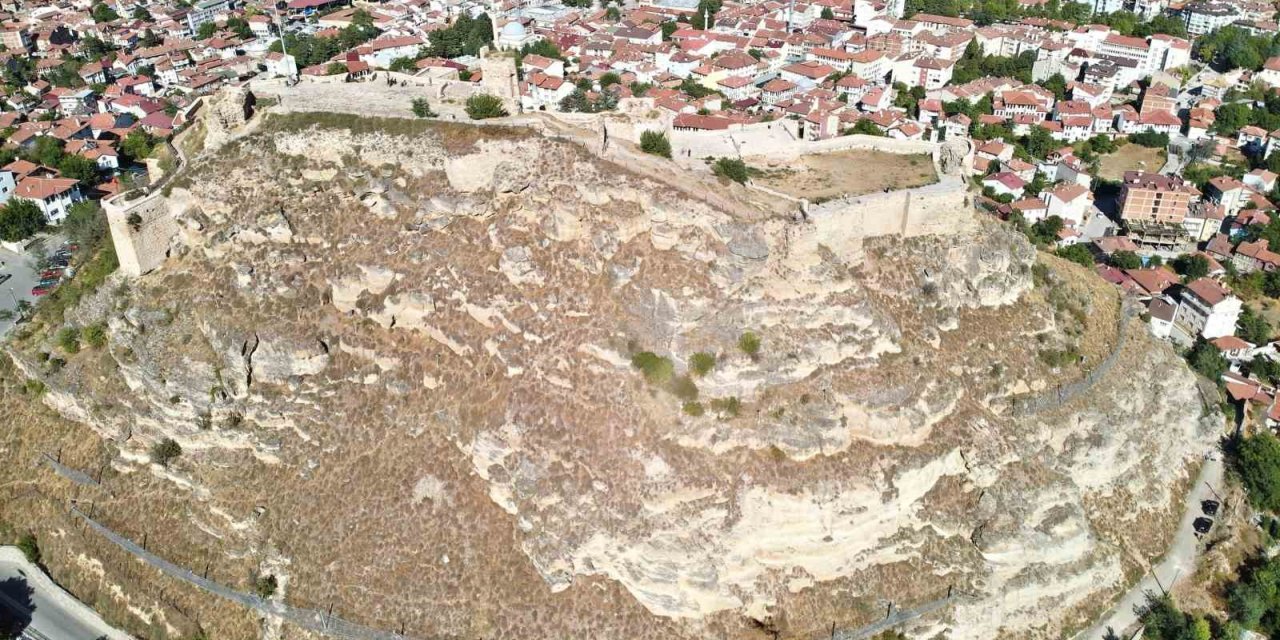 Kastamonu Kalesi, çelik ağlarla örülerek depreme karşı güçlendirildi