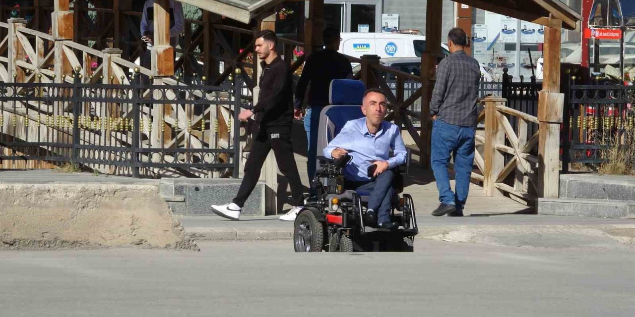 Bayburt’ta ehliyetsiz sürücü engelli vatandaşa çarpıp kaçtı: "Sadece ben değil, insanlık ve vicdan da yaralandı"