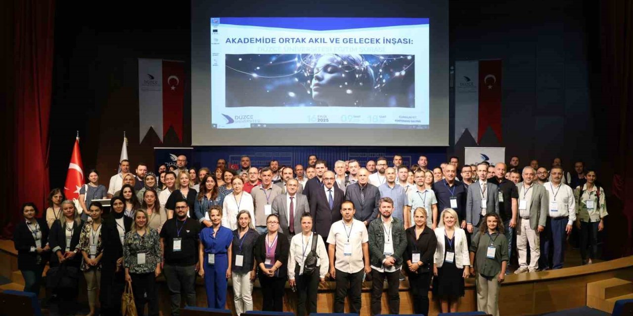 Prof. Dr. Koç "Yalnızca bilgi aktarmakla kalmamalı, öğrenmeyi de sevdirmeliyiz"