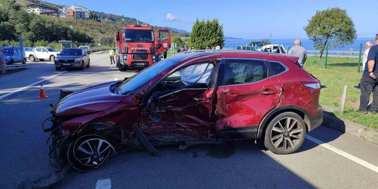 Giresun’da kavşakta kaza: 3 yaralı