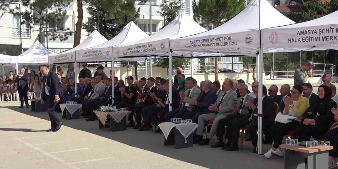Amasya’da öğrencilere kötü örnek olan tören krizi: Başkan eleştirdi, vali cevap verdi