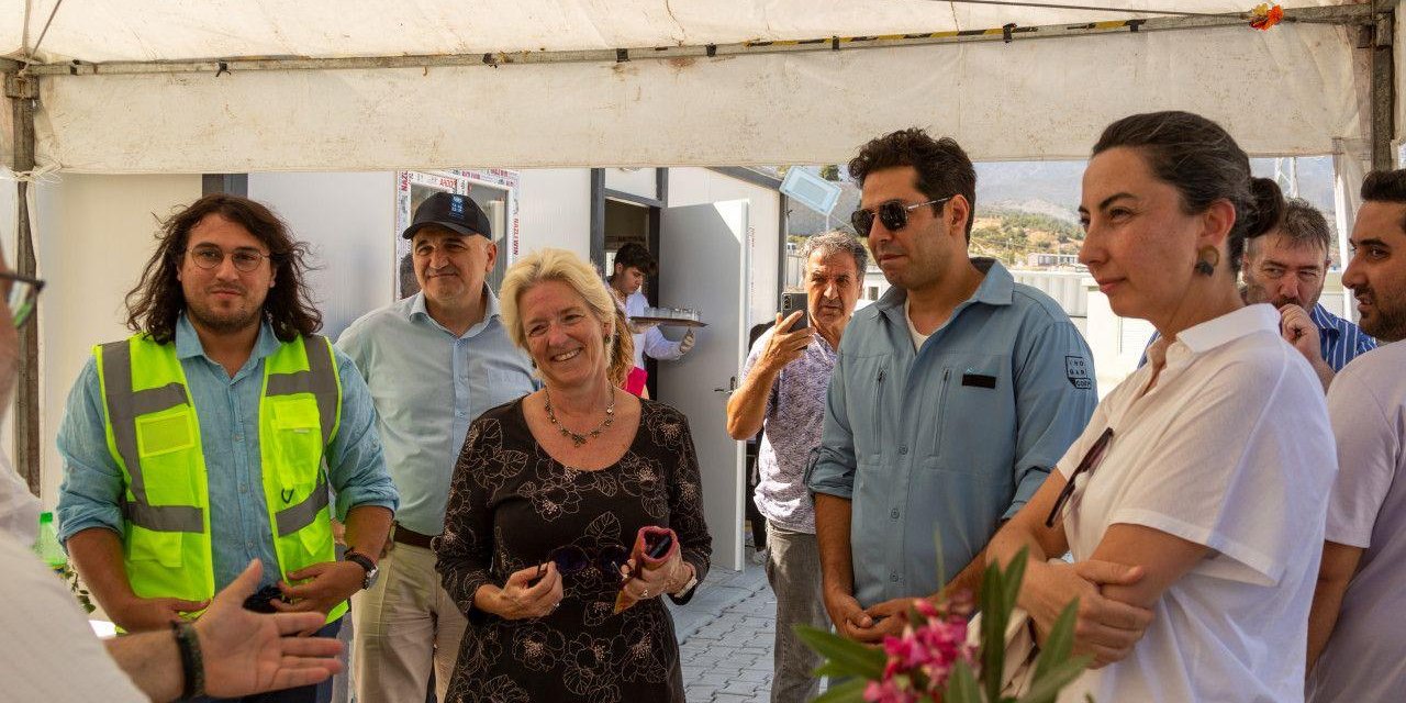 Kuru Otlar Üstüne'nin Bilet Geliri Deprem Bölgesine Aktarılacak