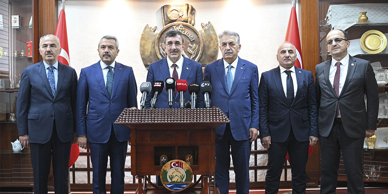 Cumhurbaşkanı Yardımcısı Yılmaz, Rize Valiliği'ni ziyaret etti