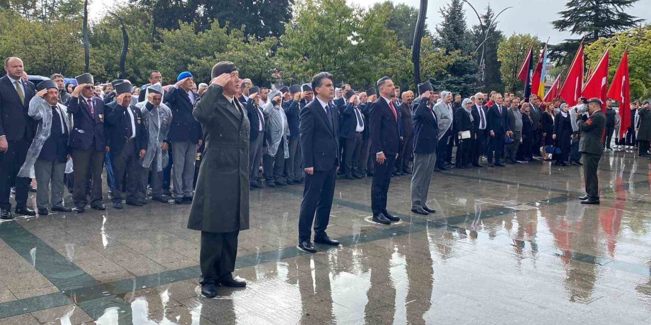 Gaziler Günü yağmur altında coşkuyla kutlandı