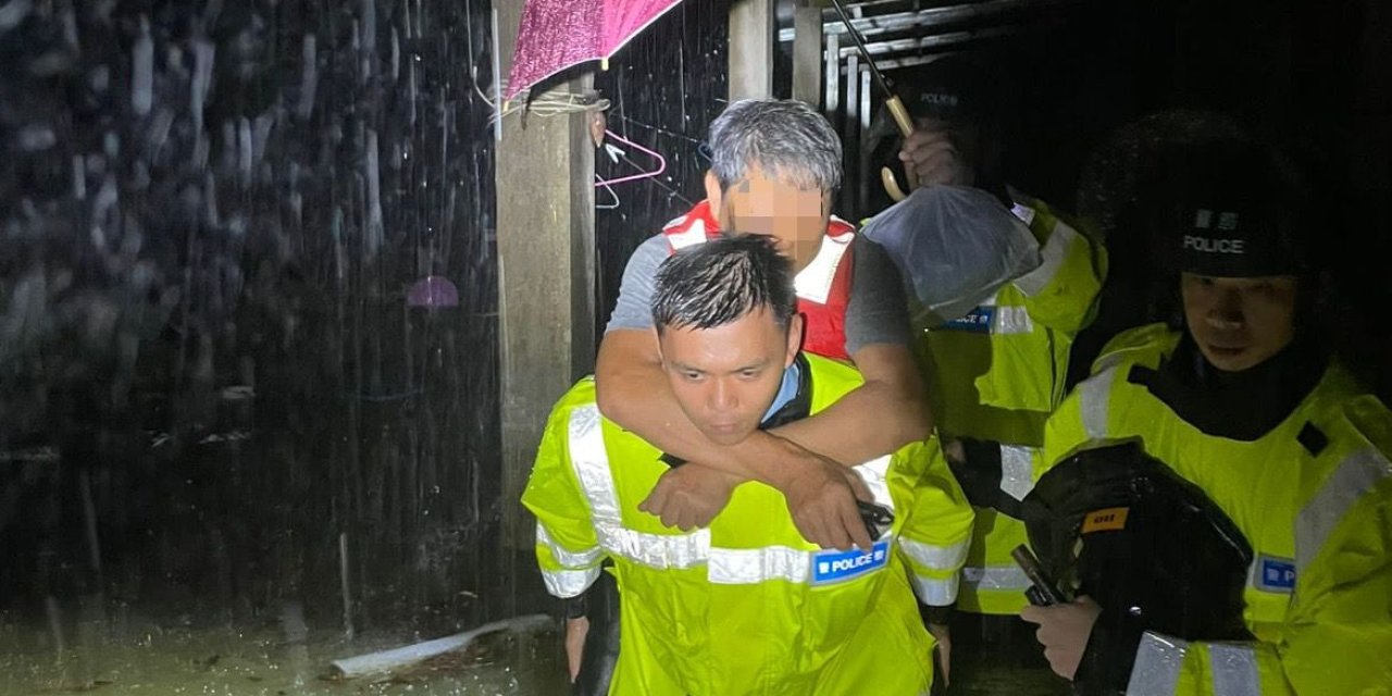 Hong Kong’da 140 Yılın En Şiddetli Yağışı Kaydedildi