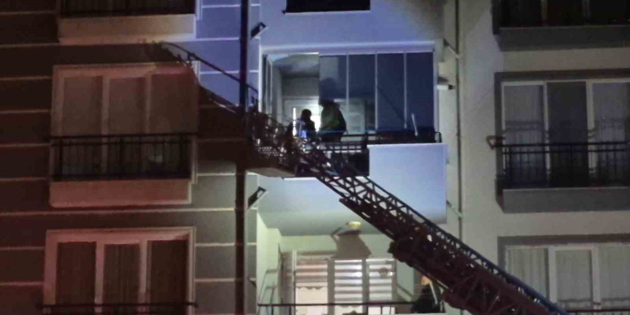 Evinde uykuya dalan çocuk mahalleyi ayağa kaldırdı