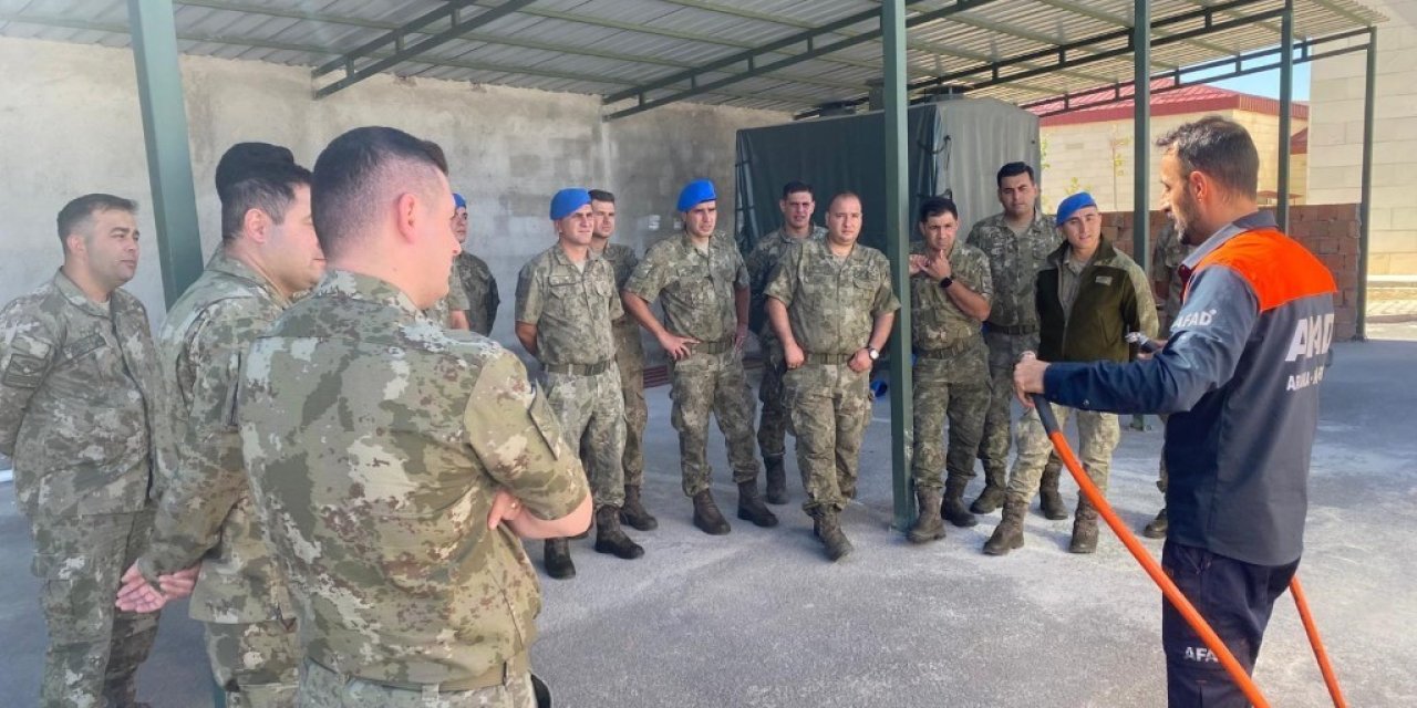 Komandolara Verilen ‘Enkazda Arama Ve Kurtarma Eğitimi’ Tamamlandı