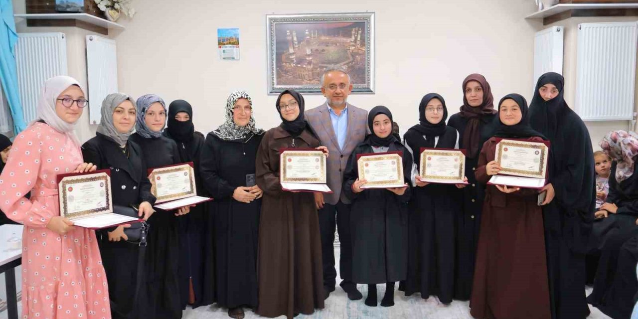 Hafızlar belgelerine kavuştu