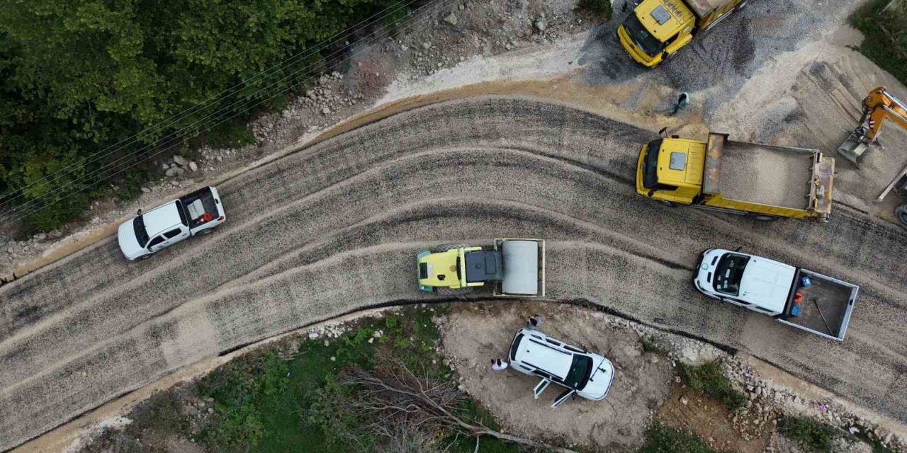 Ordu Büyükşehir, il genelinde asfalt yol çalışmalarını sürdürüyor