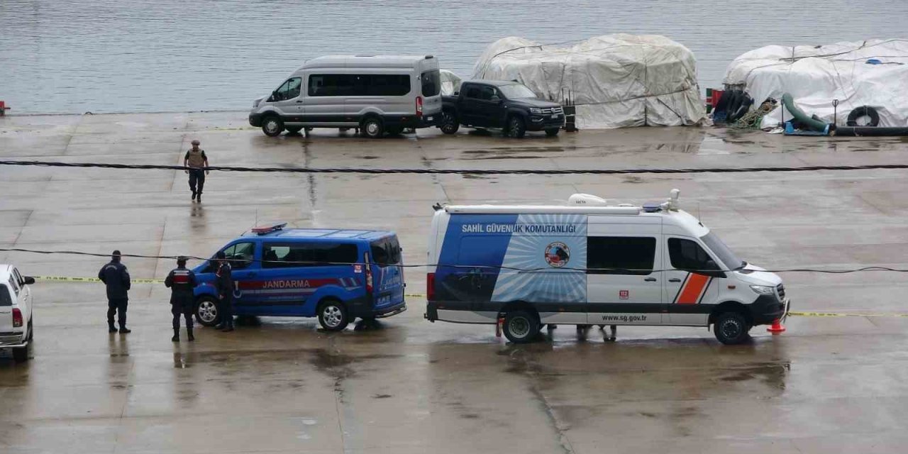 Trabzon açıklarında bulunan insansız deniz aracını imha etme çalışmaları başladı