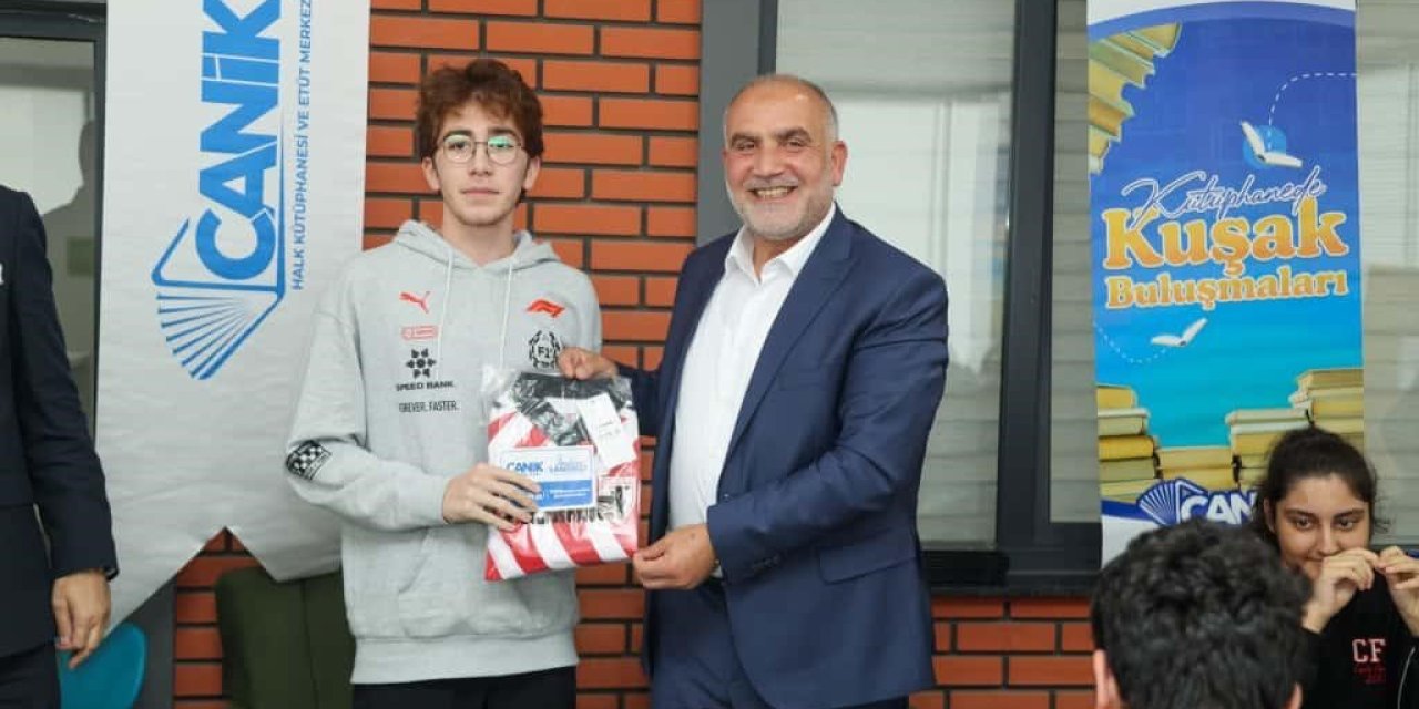 Başkan Sandıkçı: "Eğitim yolculuğunda gençlerimizin yanındayız"