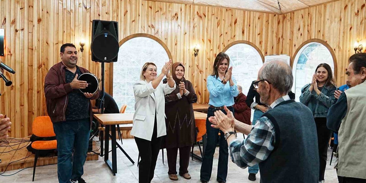 Dünya yaşlılar gününde ‘yaşımız hep 18’ etkinliği