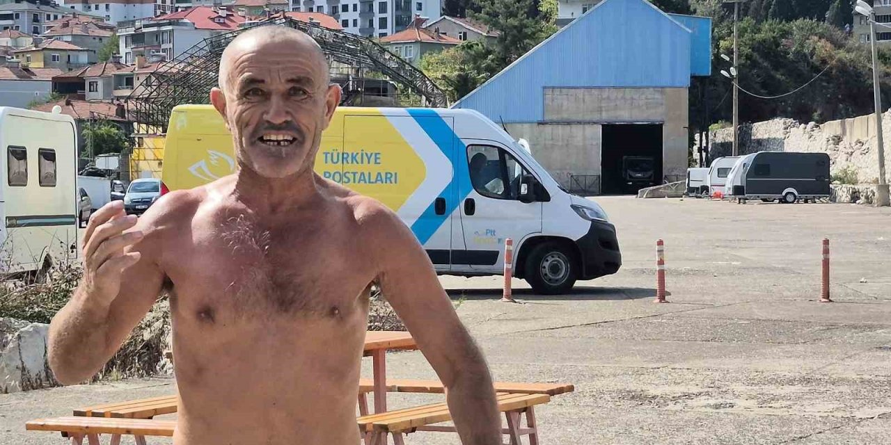 Mendirekte delice koşan adam dikkat çekti