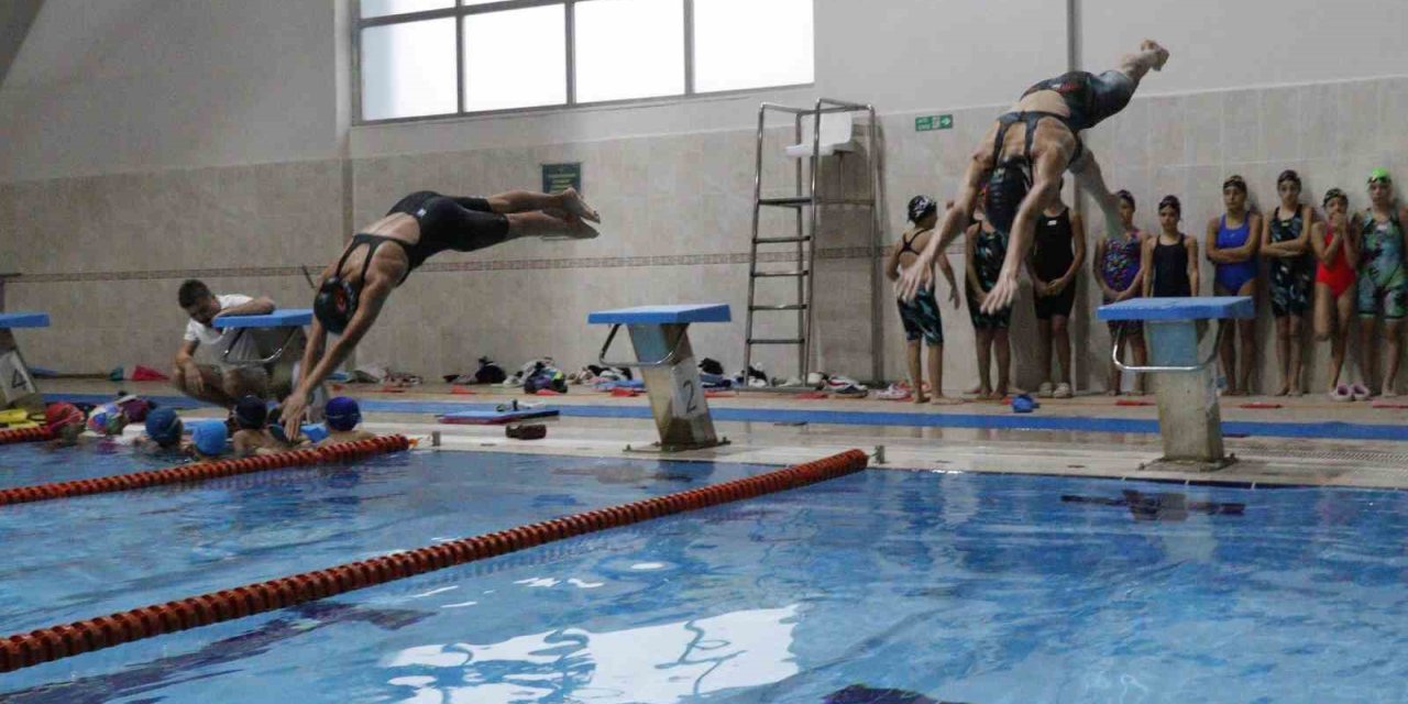 Düzceli yüzücülerin hedefi milli takım forması