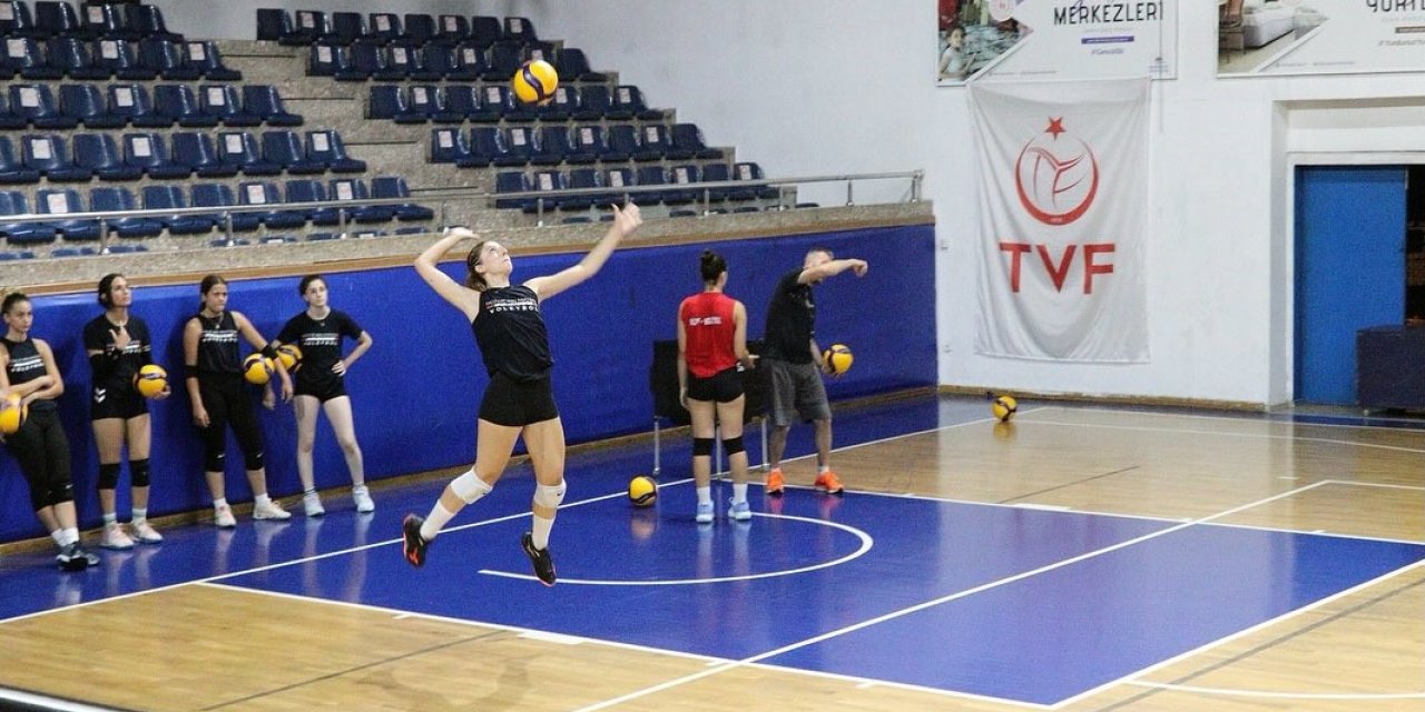 Gençlere örnek özverili sporcular