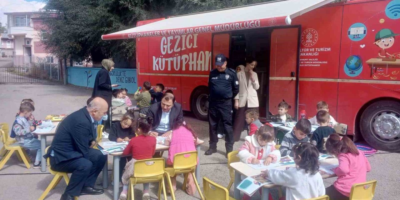 Aydıntepe’de anaokul öğrencilerine ‘Gezici Kütüphane’ tanıtıldı