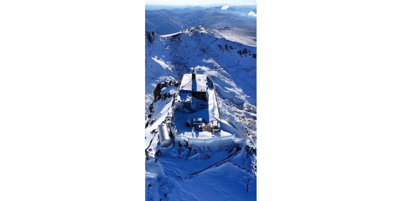 Kırklar Dağı’nda doğa şöleni: Bir yanında kar, bir yanında sonbahar