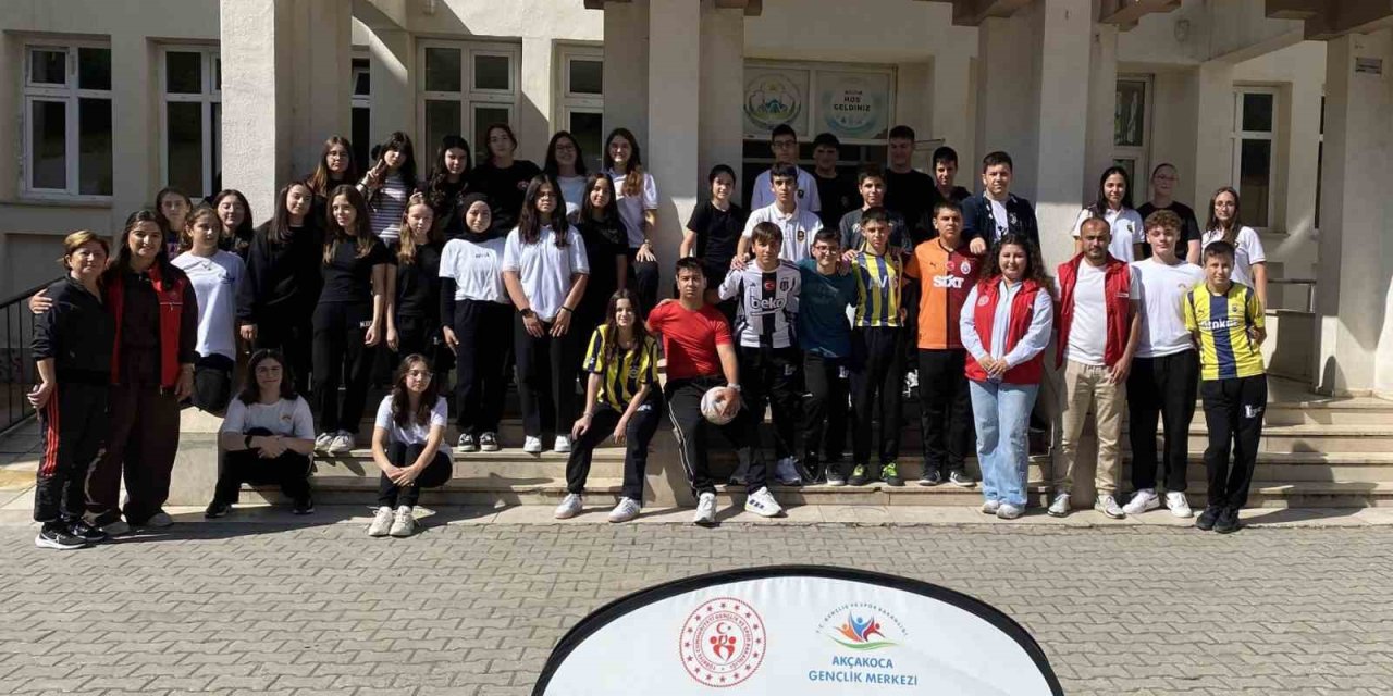 Liselilere spor oyunları ile tanıtım sürüyor