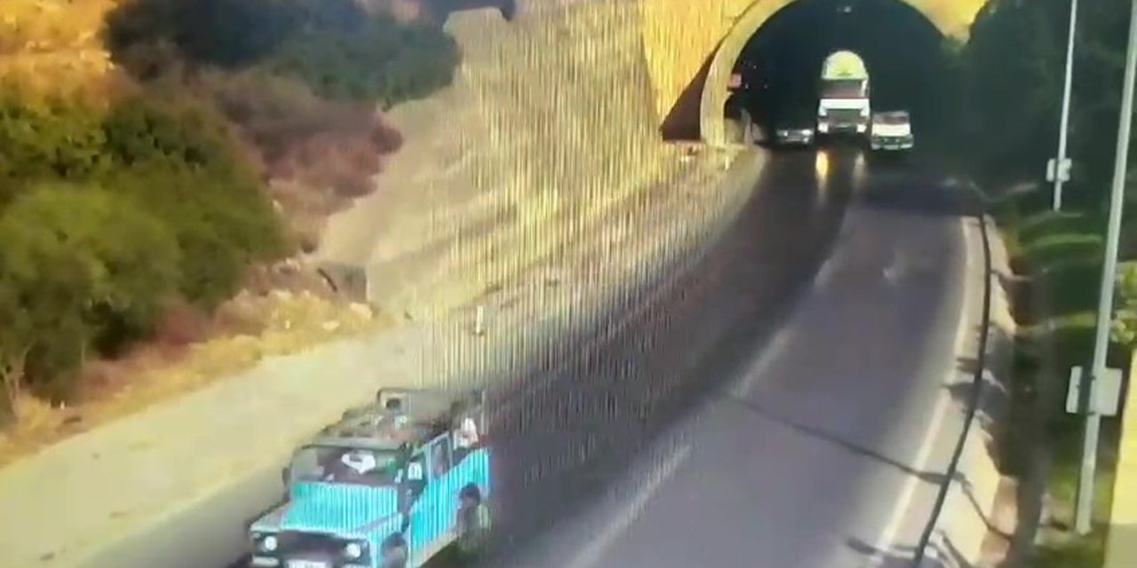 Alanya'da Safari Cipi Zincirleme Kazada Devrildi; 1 Ölü, 10 Yaralı (3)