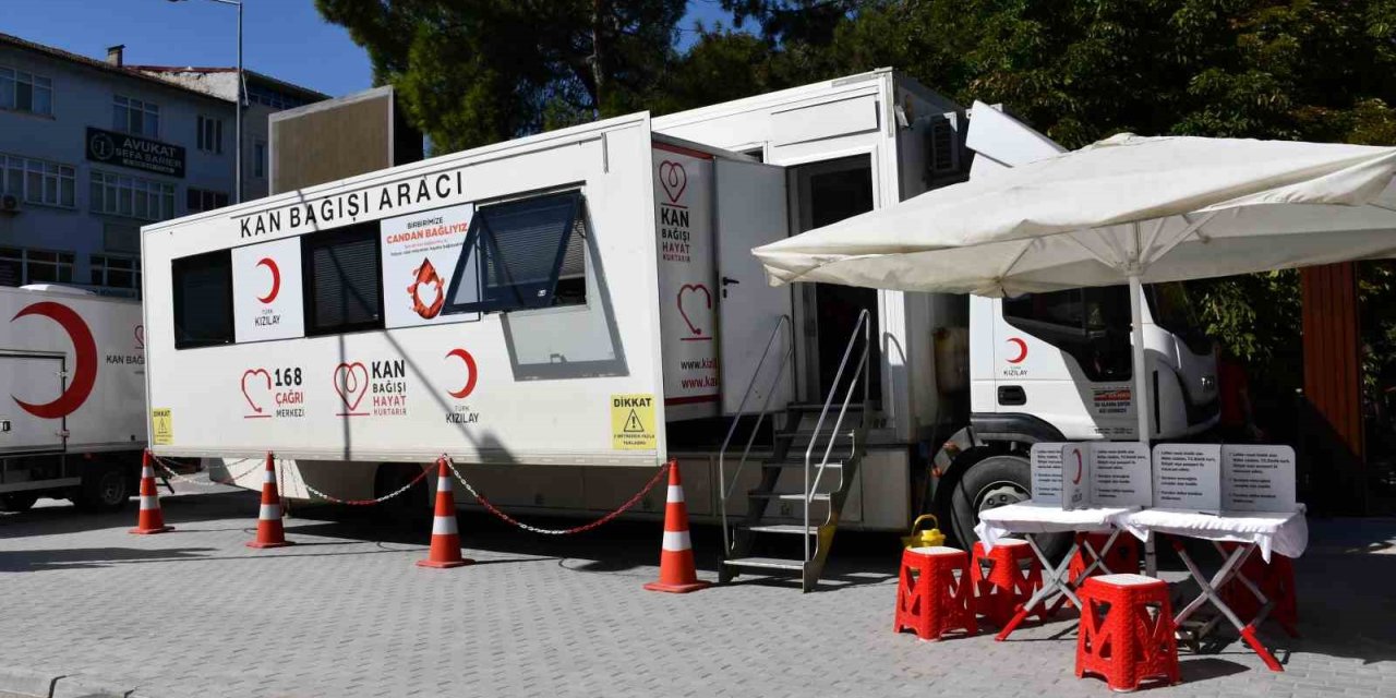 Vezirköprü’de Kızılay’a kan bağışı