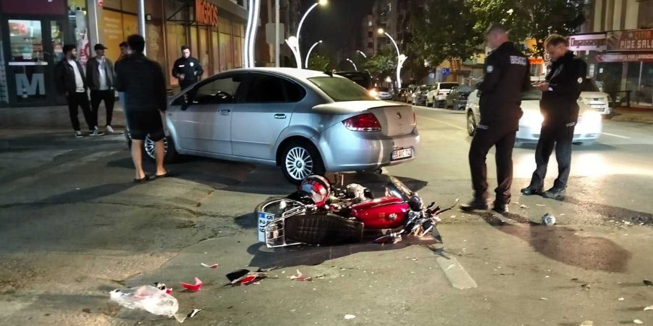 Bafra’da otomobil ile motosiklet çarpıştı: 1 yaralı
