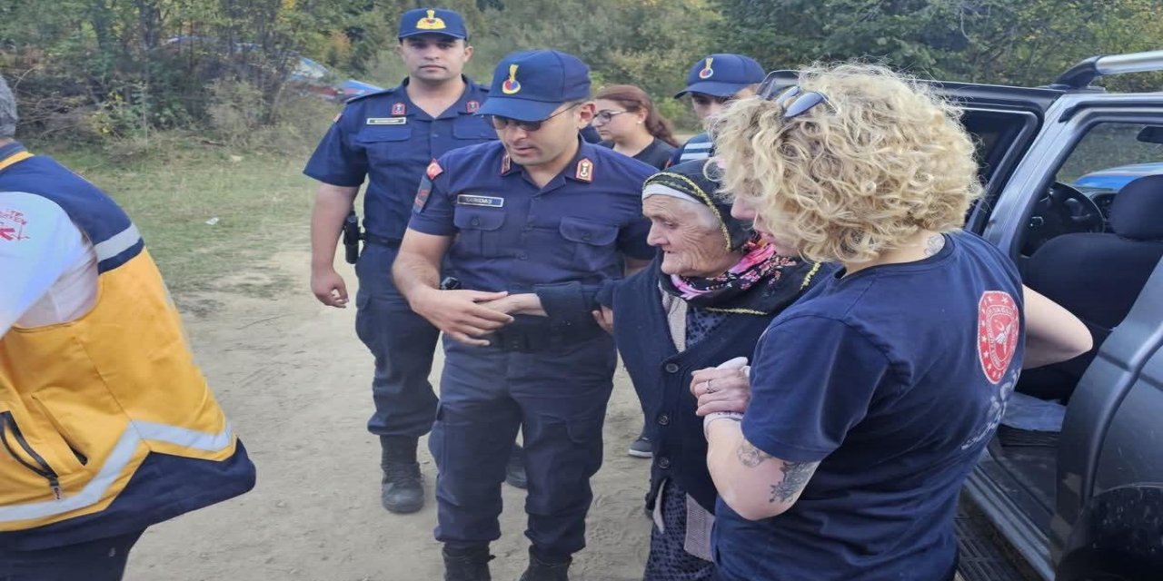 Artvin’de kaybolan Alzheimer hastası yaşlı kadın bulundu