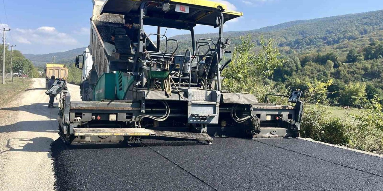 Yeşilyayla köyü sıcak asfalta kavuştu