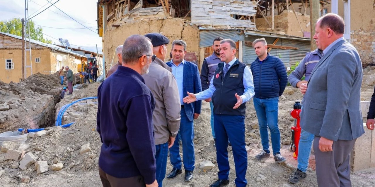 Köylerde altyapı ve ulaşım çalışmaları devam ediyor