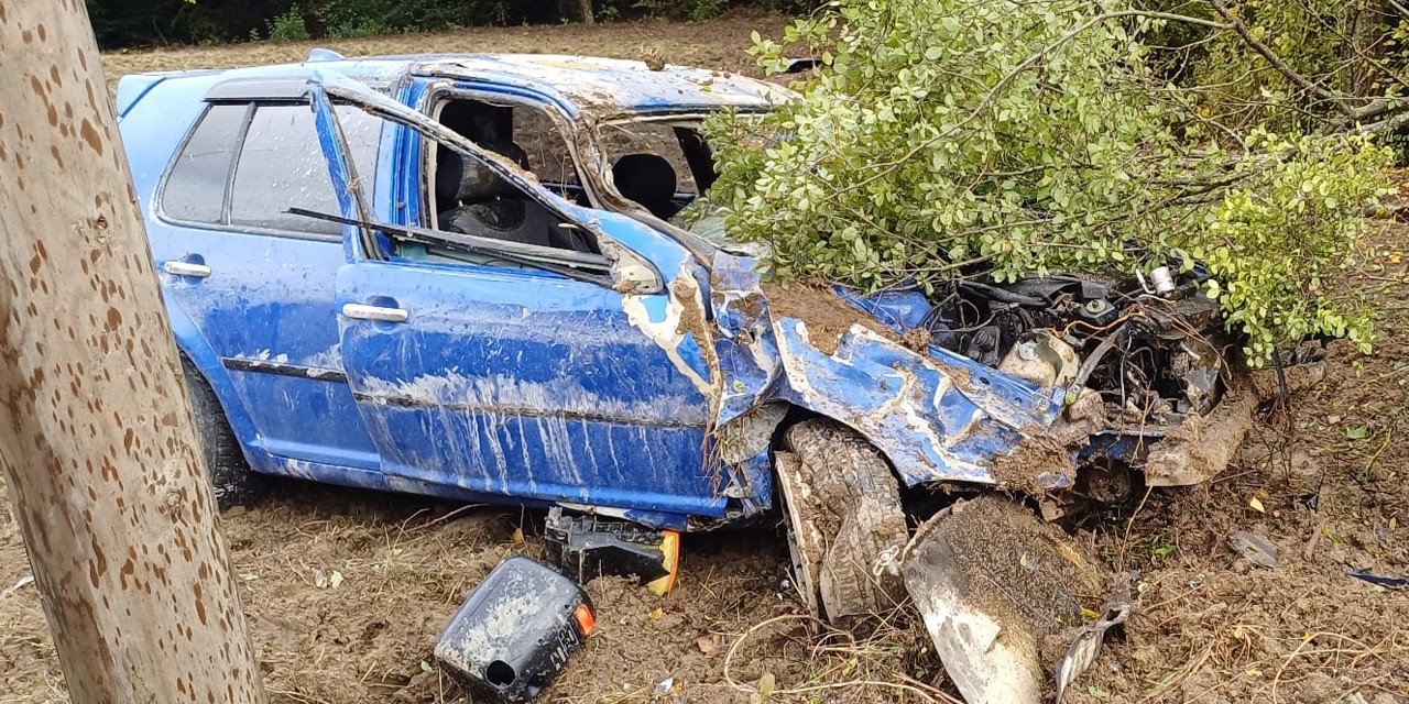 Bolu’da otomobil tarlaya uçtu, hurdaya döndü: 1 yaralı