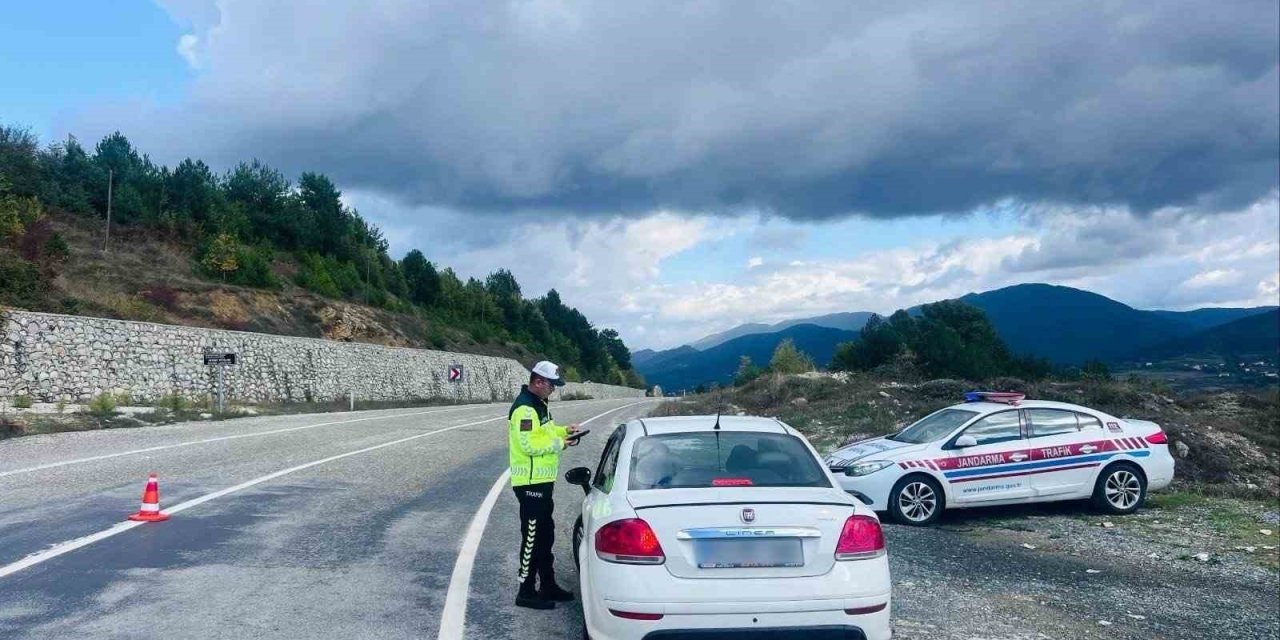 Zonguldak’ta emniyet ve jandarma ekiplerinden kapsamlı denetim