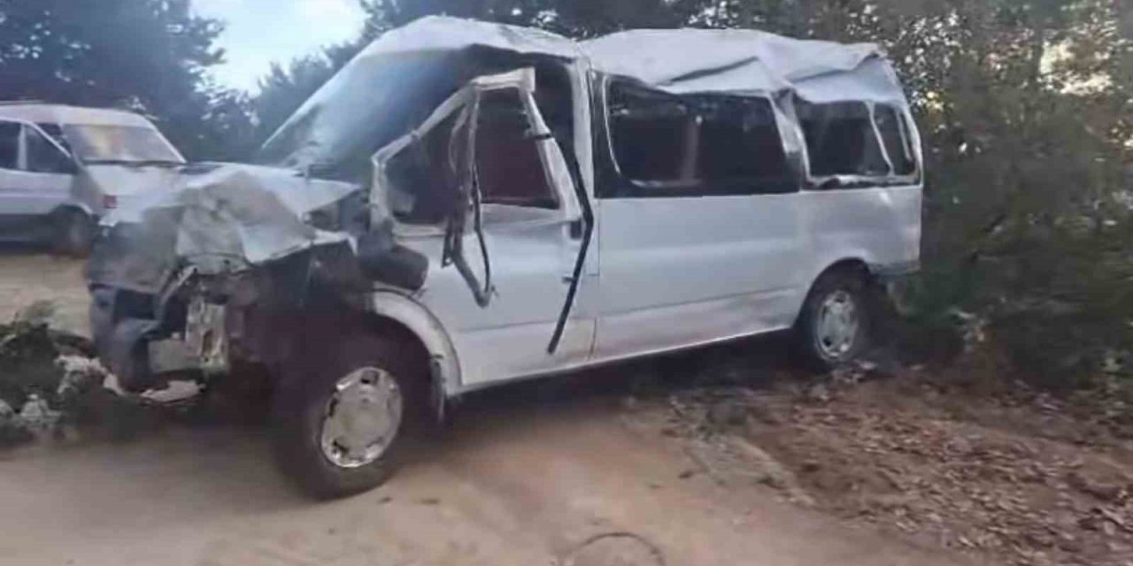 Ordu’da minibüs şarampole devrildi: 11 yaralı