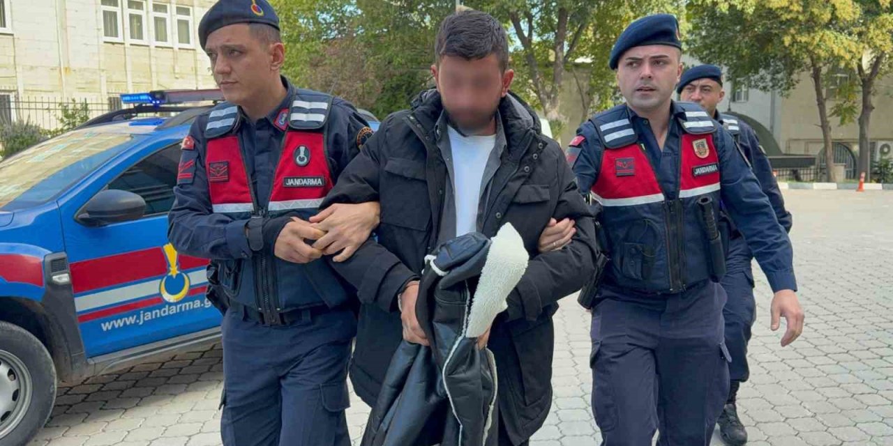 Bazasının altından 3 bin 472 uyuşturucu hap ele geçen şahıs adliyeye sevk edildi