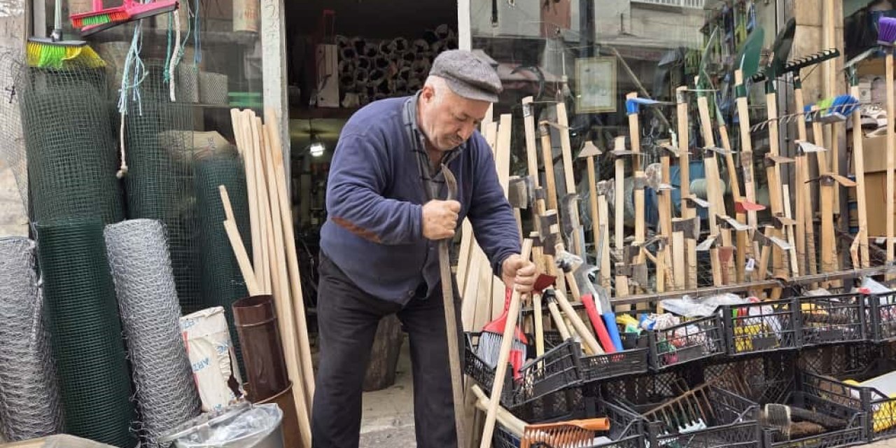 Eskiden her yıl ev ve arsa aldıran meslekte şu anda çırak yetişmiyor