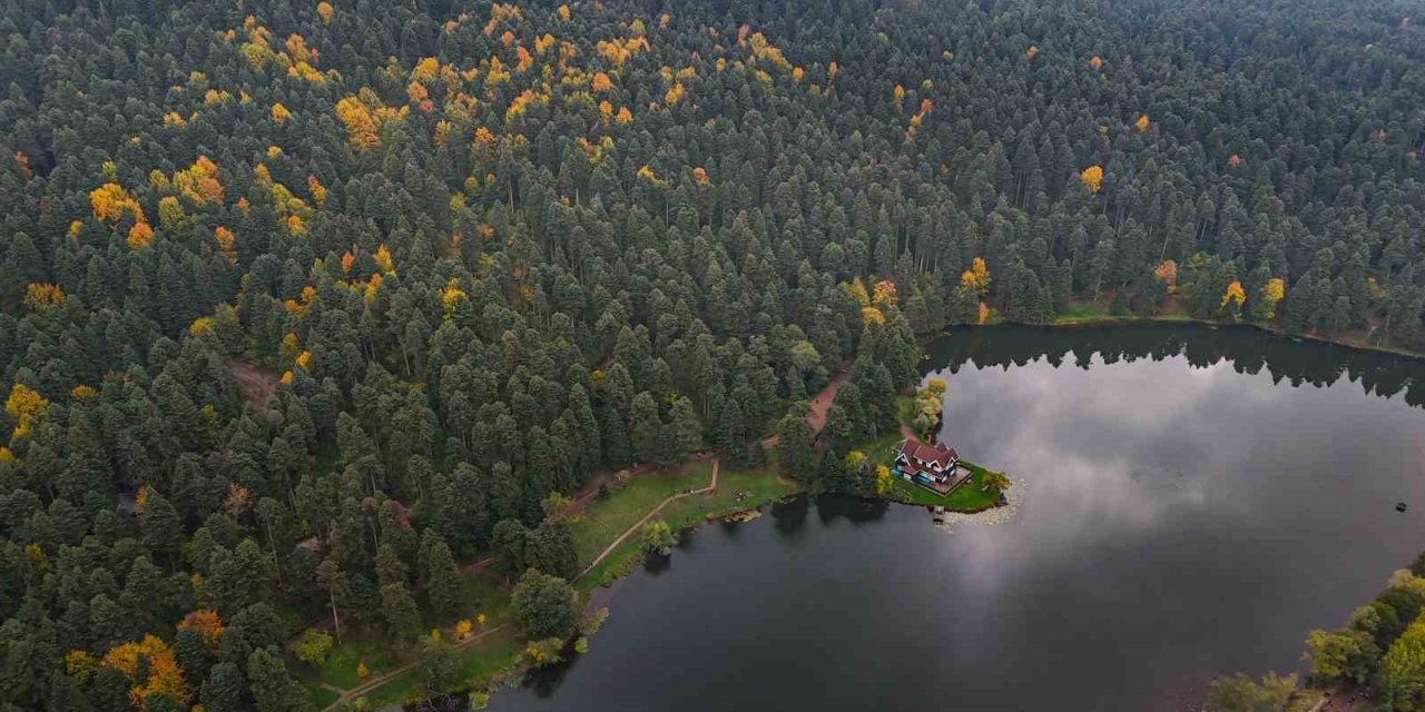 Gölcük Tabiat Parkı’nda sonbahar güzelliği mest etti