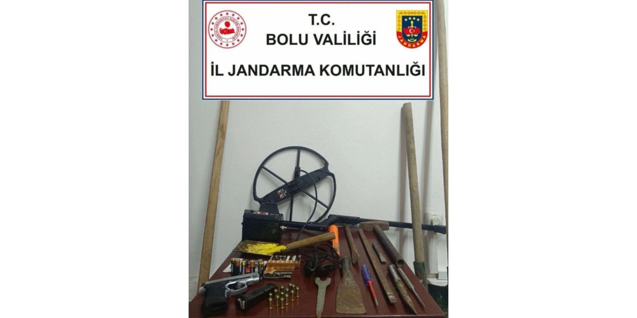 Jandarmadan define avcılarına suçüstü: 4 gözaltı