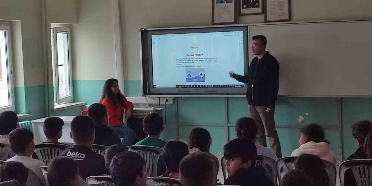 Dr. Akkaya: "Kuduz hastalığı yüzde 91 oranında köpeklerden bulaşmakta"