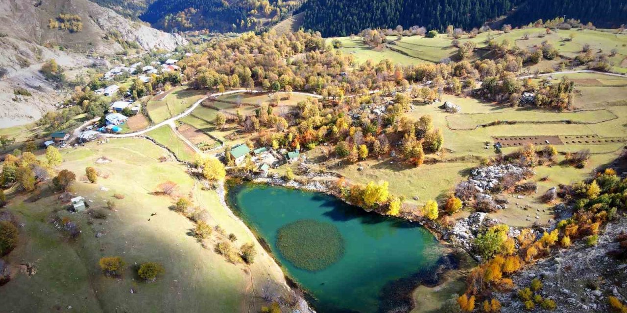 Şavşat’ın seyrine doyum olmayan sonbahar güzelliği