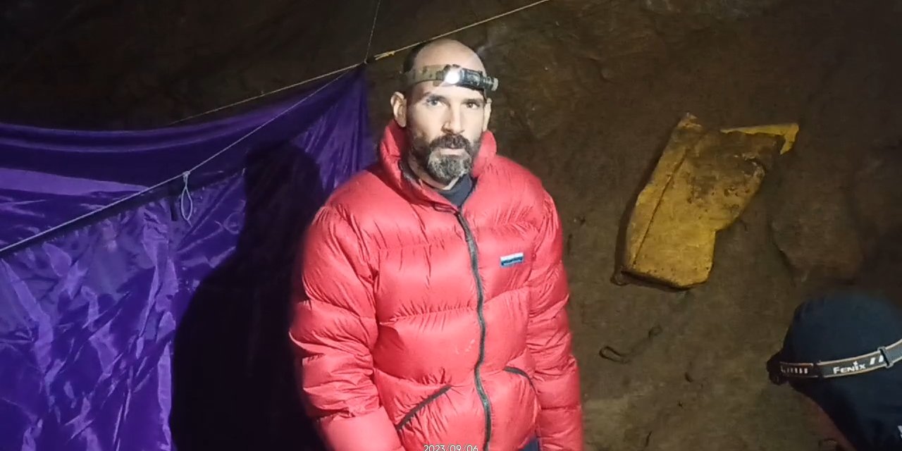 Abd'li Araştırmacıyı Rahatsızlandığı Mağaradan, 6 Ülkeden 192 Kişilik Ekip Çıkaracak