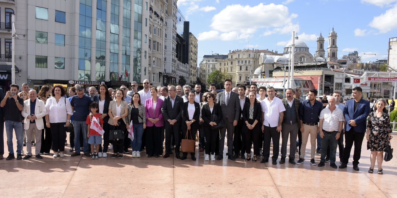 Chp’nin 100. Kuruluş Yıldönümü Taksim’de Kutlandı
