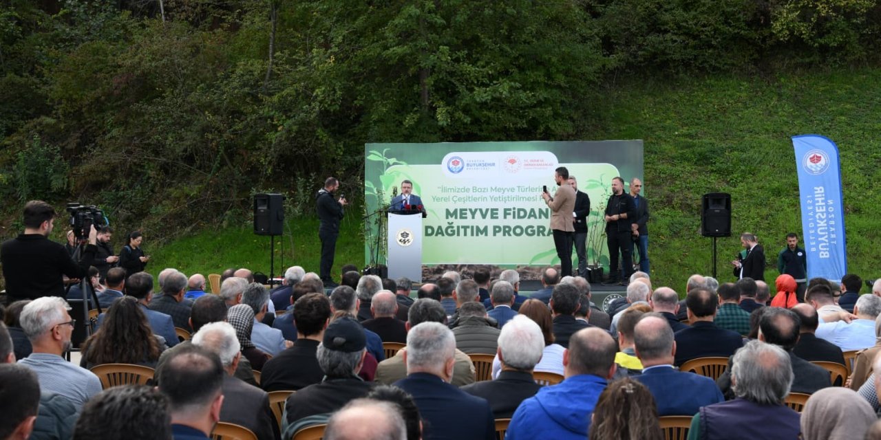 Unutulmaya Ve Kaybolmaya Yüz Tutmuş Meyve Türlerinin Fidanları Üretici İle Buluşturuldu