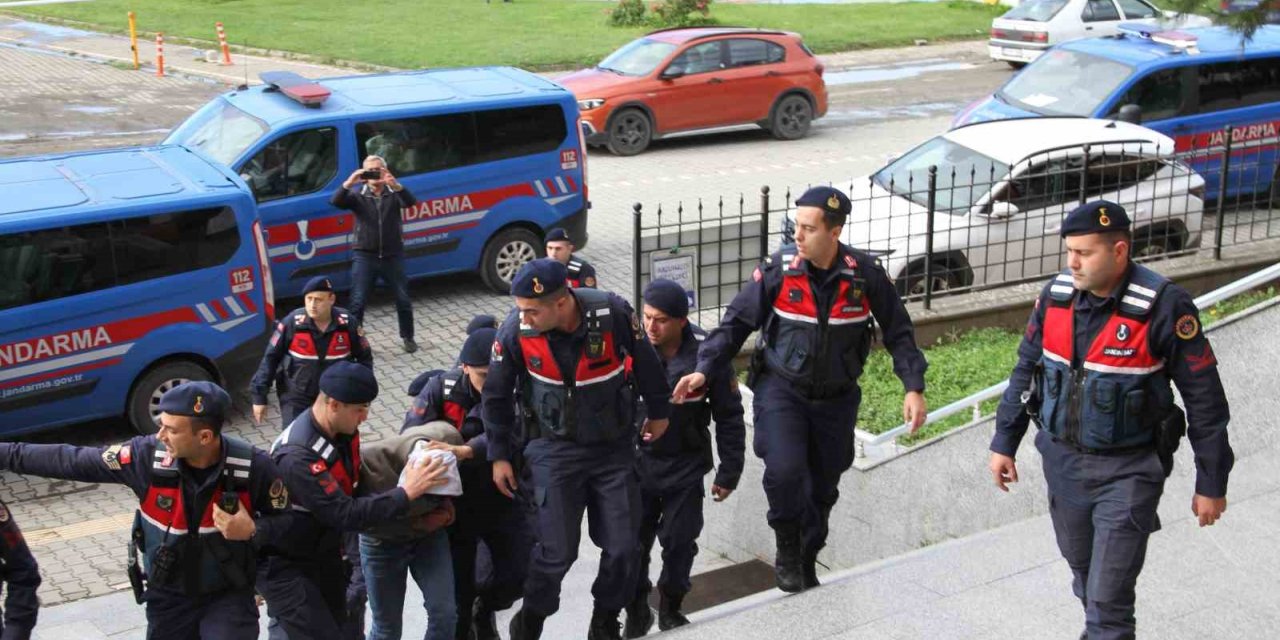 Bir ilçeyi diken üstünde tutan zanlı, adliyeye sevk edildi