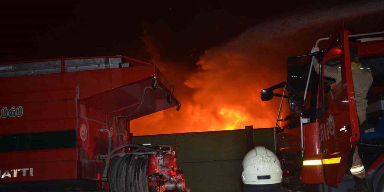 Samsun Bafra OSB’de geri dönüşüm tesisinde yangın