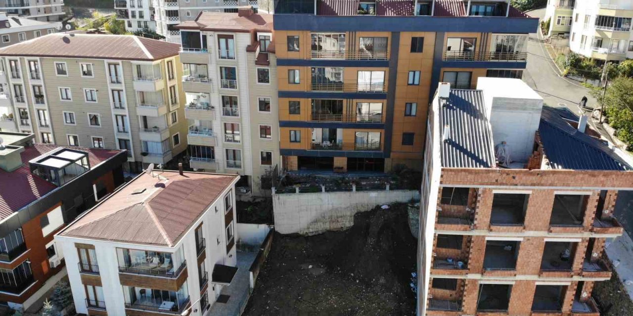 Ordu’da inşaat kazısı 2 binayı kullanılamaz hale getirdi: Vatandaşlar 10 gündür mağdur