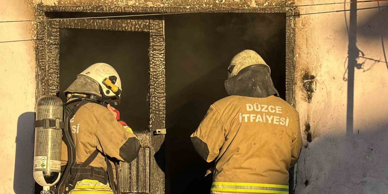 Düzce’de yangında dumandan etkilenen 5 kişi hastaneye kaldırıldı